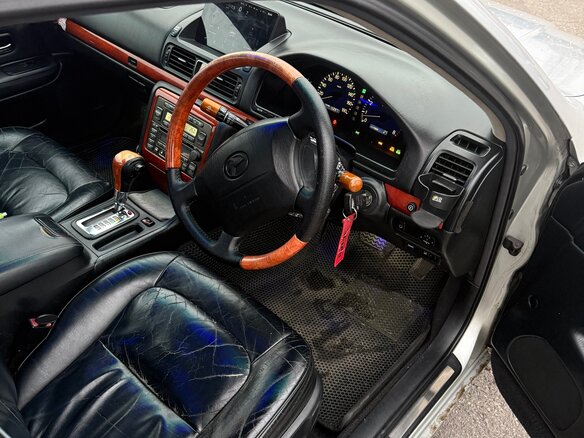 1999 Toyota Progres, серый, 750000 рублей - вид 6