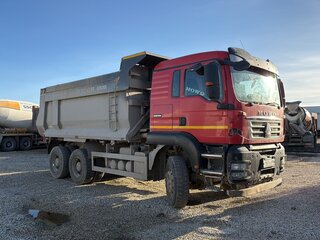 2022 Sinotruk Howo ZZ3327, красный, 3414780 рублей, вид 2