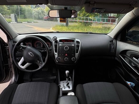 2011 Kia Ceed I Рестайлинг, бежевый, 700000 рублей - вид 8