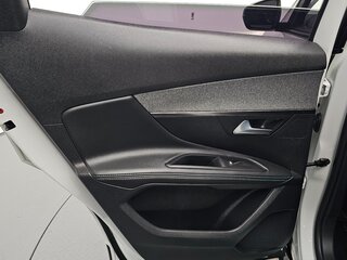 2022 Peugeot 3008 II Рестайлинг, белый, 1840000 рублей, вид 5