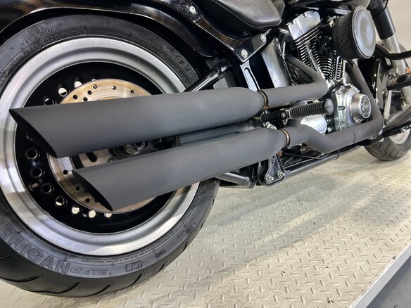 2012 Harley-Davidson Fat Boy, чёрный, 780000 рублей - вид 17