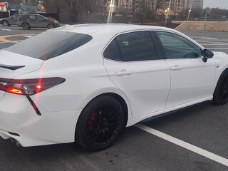 2022 Toyota Camry US Market VIII (XV70) Рестайлинг, белый, 3500000 рублей, вид 4