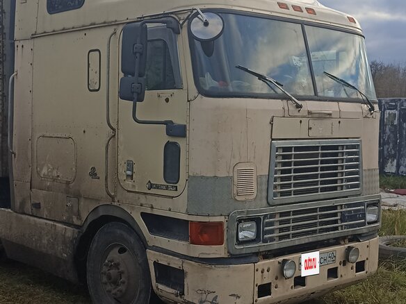 1997 International 9000 Series, бежевый, 330000 рублей - вид 1