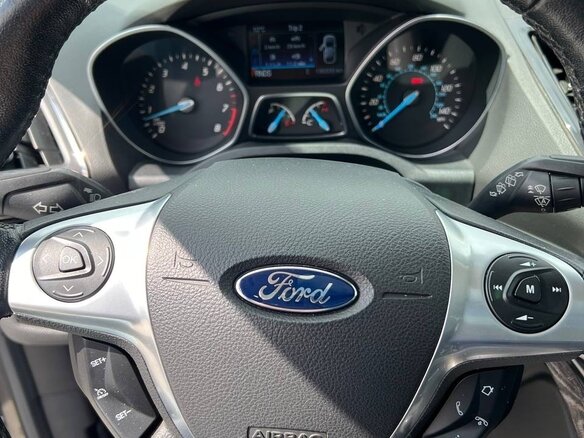 2014 Ford Escape III, серый, 1500000 рублей - вид 4