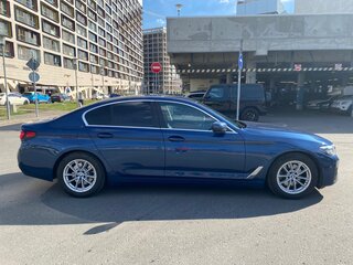 2021 BMW 5 серии 520d VII (G30/G31/G38) Рестайлинг, синий, 4195000 рублей, вид 4