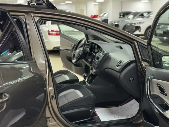 2012 Kia Ceed II, коричневый, 720000 рублей - вид 11