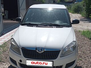2013 Skoda Fabia II Рестайлинг, белый, 600000 рублей, вид 3