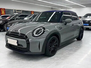 2022 Mini Hatch Cooper III (F55/F56) Рестайлинг 2, серый, 1690017 рублей, вид 1