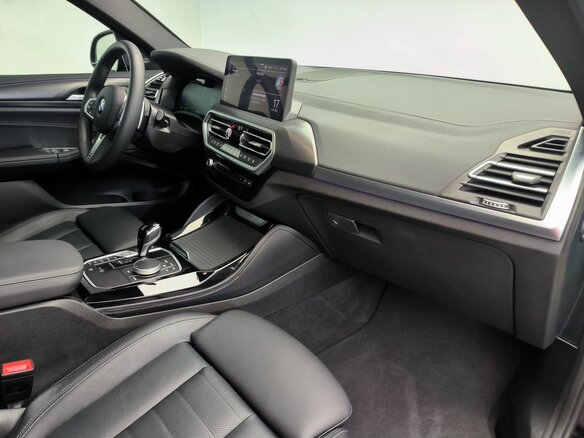 2025 BMW X4 20i II (G02) Рестайлинг, чёрный, 8820000 рублей - вид 8