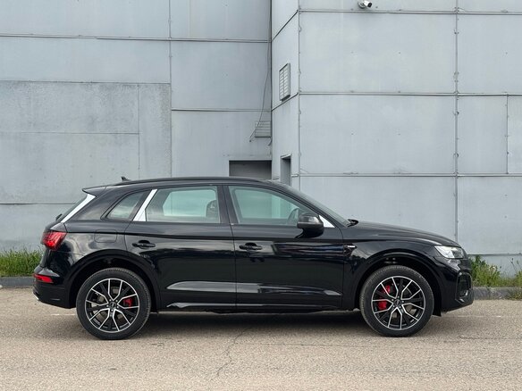 2025 Audi Q5 L 45 TFSI II (FY) Рестайлинг, чёрный - вид 4