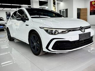 2022 Volkswagen Golf VIII, белый, 1900000 рублей, вид 1