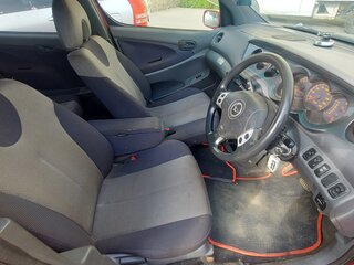 2001 Daihatsu YRV I, красный, 200000 рублей, вид 4