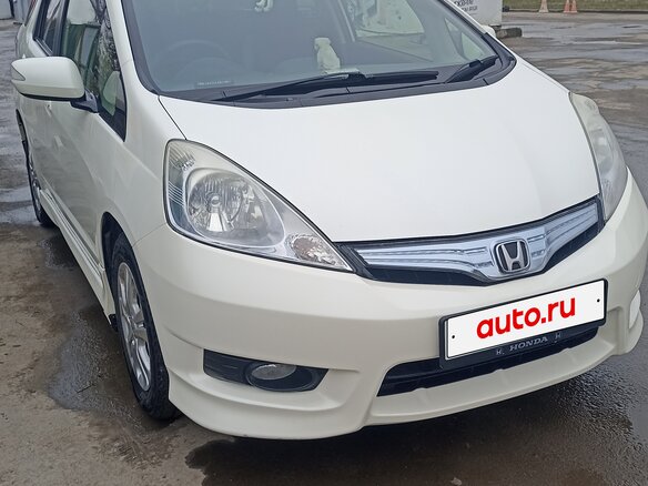 2012 Honda Fit Shuttle I, белый - вид 1