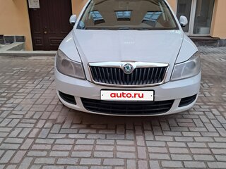 2012 Skoda Octavia II (A5) Рестайлинг, белый, 469000 рублей, вид 1