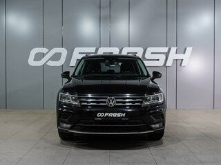 2020 Volkswagen Tiguan II, чёрный, 2679000 рублей, вид 3