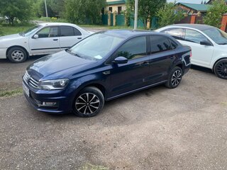 2017 Volkswagen Polo V Рестайлинг, синий, 1260000 рублей, вид 1