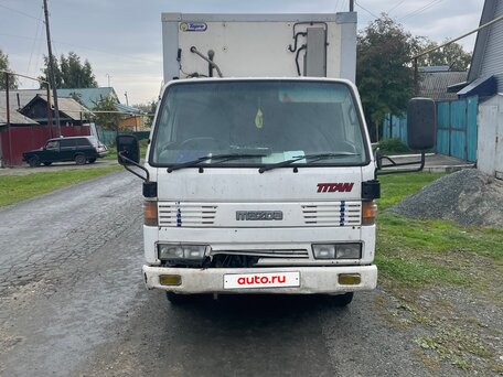 1995 Mazda Titan, белый, 700000 рублей, вид 3