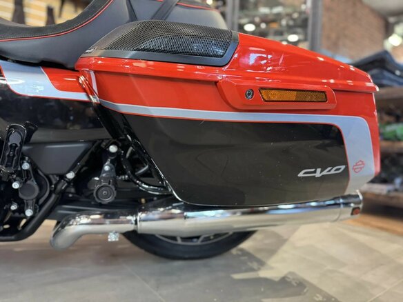 2024 Harley-Davidson CVO Street Glide, оранжевый, 4900000 рублей - вид 12