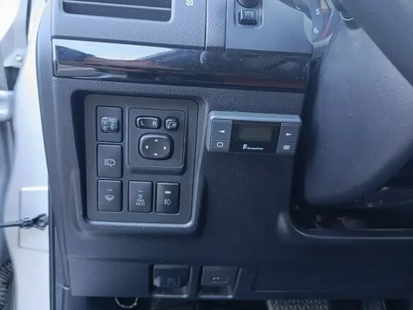 2014 Toyota Land Cruiser Prado 150 Series Рестайлинг 1, серебристый, 3150000 рублей - вид 16