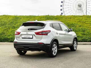 2019 Nissan Qashqai II Рестайлинг, серебристый, 1850000 рублей, вид 2