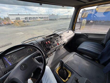 2002 Mercedes-Benz Atego, жёлтый, 4500000 рублей, вид 2
