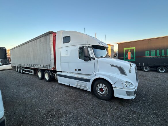 2003 Volvo VNL, белый, 2000000 рублей - вид 5