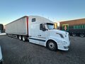 2003 Volvo VNL, белый, 2000000 рублей - вид 5