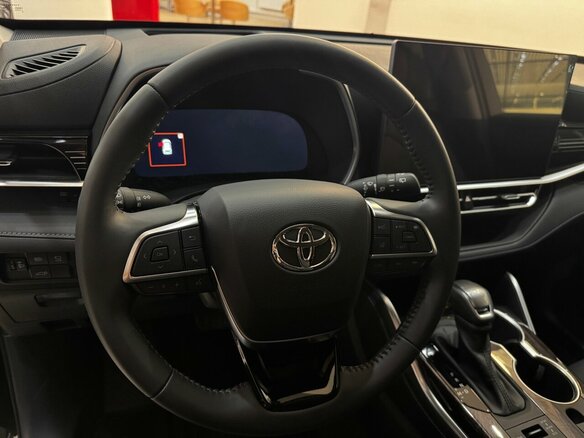 2025 Toyota Highlander IV (XU70), чёрный, 6100000 рублей - вид 7