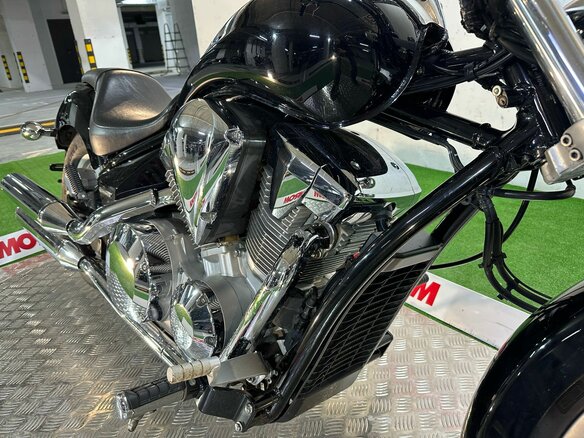 2010 Honda VT 1300CS Sabre, чёрный - вид 6