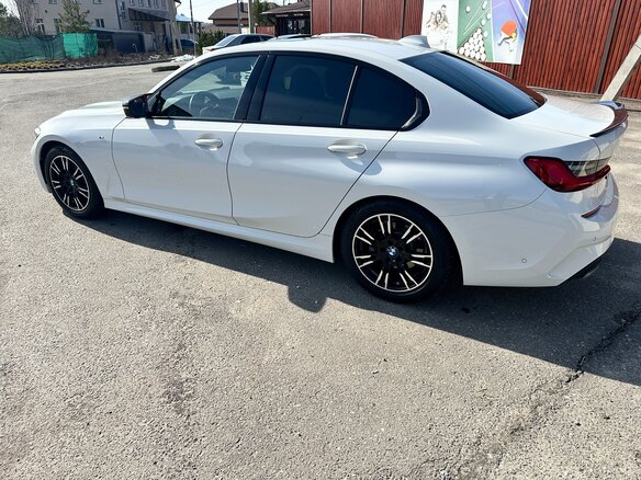 2020 BMW 3 серии 320i VII (G2x), белый, 4000000 рублей - вид 3