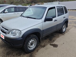 2019 Chevrolet Niva I Рестайлинг, серебристый, 720000 рублей, вид 4