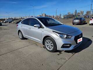 2018 Hyundai Solaris II, серебристый, 990000 рублей, вид 3