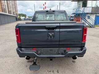 2026 Ram 1500 Crew Cab V Рестайлинг, синий, 9499999 рублей, вид 5