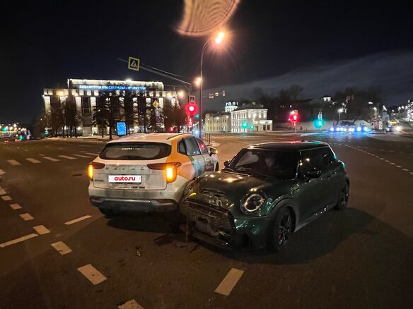 2022 Mini Hatch JCW III (F55/F56) Рестайлинг 2, зелёный, 3000000 рублей - вид 14