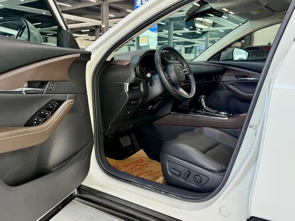 2023 Mazda CX-30 I, белый, 1990690 рублей - вид 6