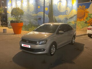 2015 Volkswagen Polo V, серебристый, 800000 рублей, вид 2