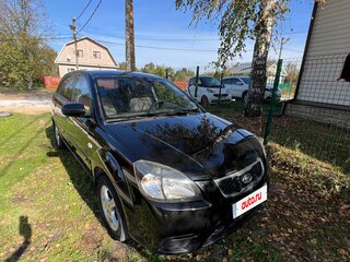 2011 Kia Rio II Рестайлинг, чёрный, 650000 рублей, вид 1