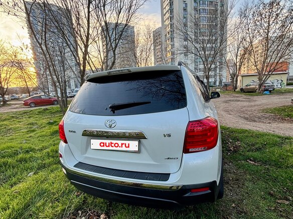 2011 Toyota Highlander II (XU40) Рестайлинг, белый, 2790000 рублей - вид 10