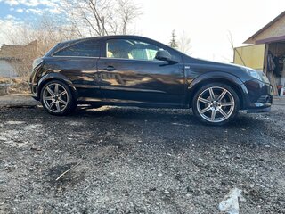 2010 Opel Astra GTC H Рестайлинг, чёрный, 456687 рублей, вид 2