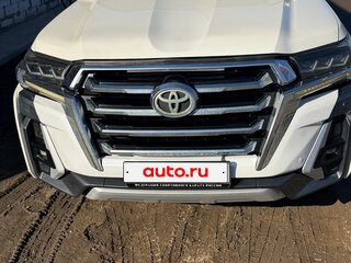 2012 Toyota Land Cruiser 200 Series Рестайлинг 1, белый, 3550000 рублей, вид 2