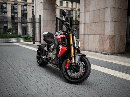 2026 Ducati Diavel V4, чёрный, 4990000 рублей, вид 2