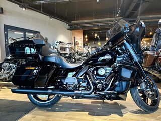 2025 Harley-Davidson Street Glide Ultra, чёрный, 4150000 рублей, вид 4