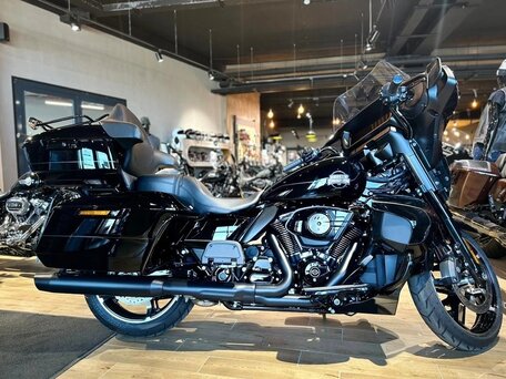 2025 Harley-Davidson Street Glide Ultra, чёрный, 4150000 рублей, вид 4