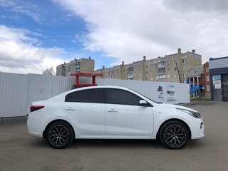 2018 Kia Rio IV, белый, 1390000 рублей, вид 3