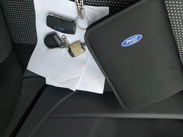 2010 Ford Focus II Рестайлинг, серебристый, 600000 рублей - вид 22