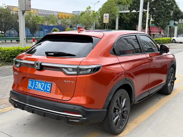 2023 Honda Vezel II, оранжевый, 1630000 рублей - вид 4