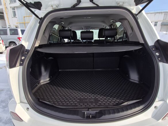 2018 Toyota RAV4 IV (XA40) Рестайлинг, белый, 2360000 рублей - вид 14