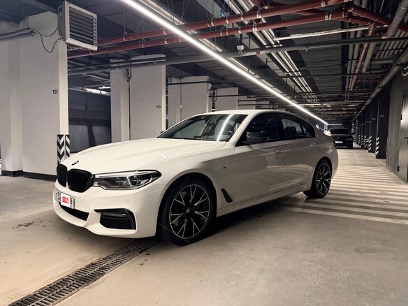 2018 BMW 5 серии 530d xDrive VII (G30/G31/G38), белый, 4050000 рублей - вид 13