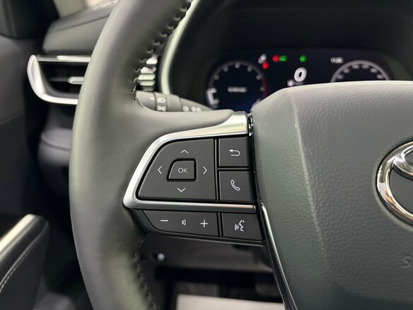 2025 Toyota Highlander IV (XU70), чёрный, 5350000 рублей - вид 21