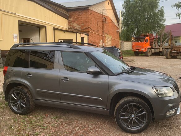 2014 Skoda Yeti I Рестайлинг, серый, 850000 рублей - вид 2